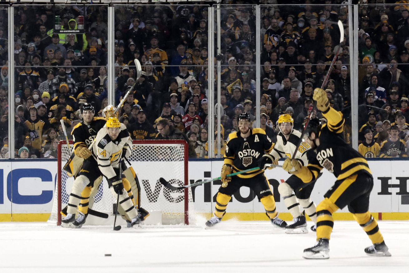 NHL: JAN 02 2023 Winter Classic - Penguins at Bruins