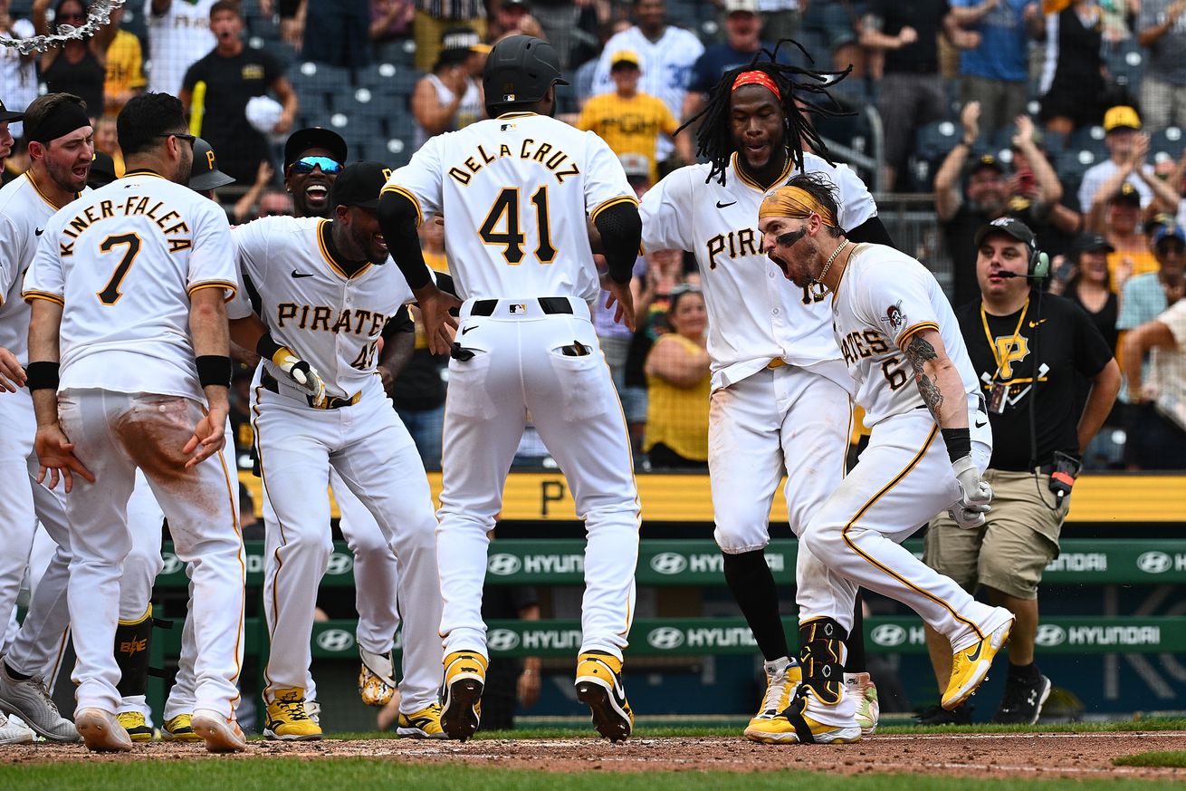 Cincinnati Reds v Pittsburgh Pirates