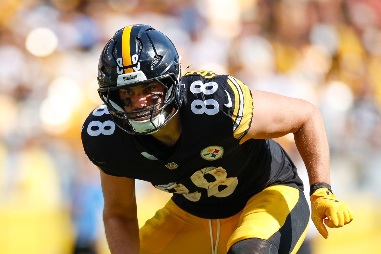 Pat Freiermuth #88 of the Pittsburgh Steelers runs a route during the third quarter against the Los Angeles Chargers at Acrisure Stadium on September 22, 2024 in Pittsburgh, Pennsylvania.