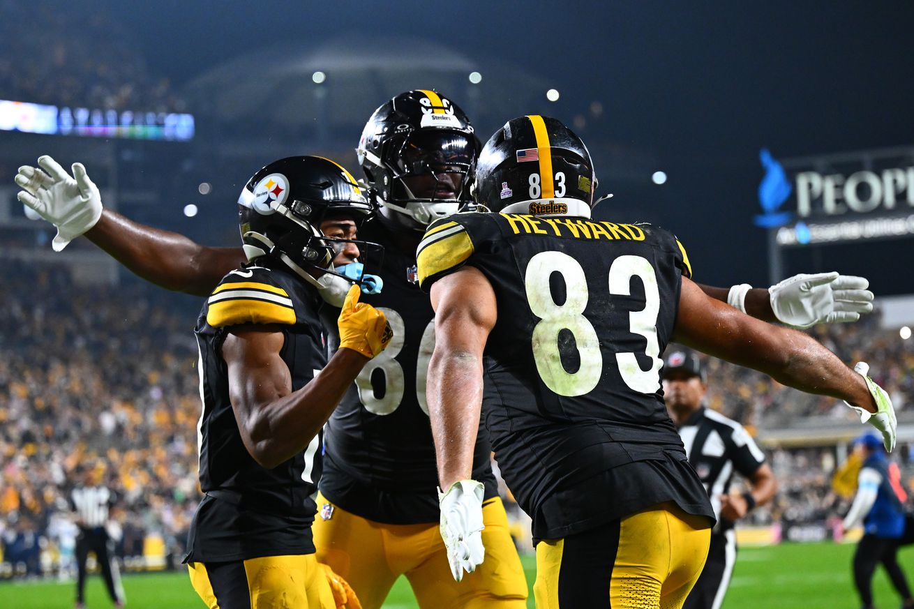 Pittsburgh Steelers celebrate a Connor Heyward touchdown during a Sunday Night Football contest against the Dallas Cowboys in 2024.