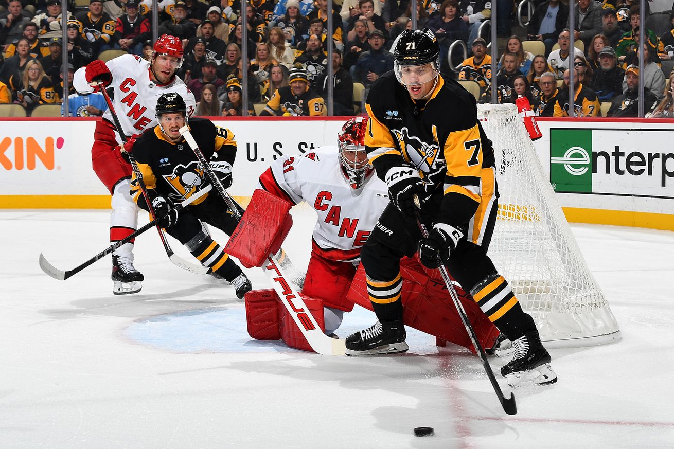 Carolina Hurricanes v Pittsburgh Penguins