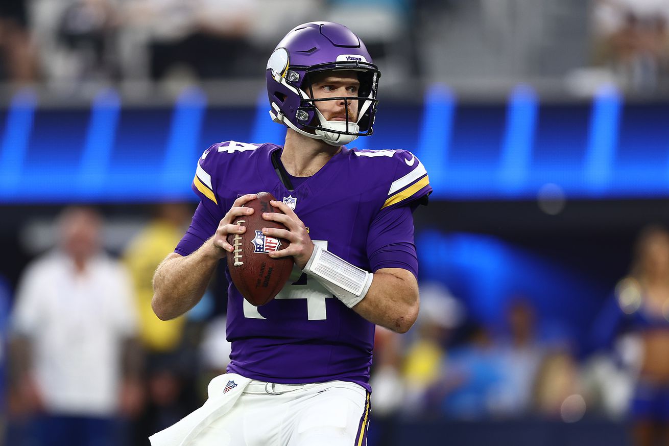 Minnesota Vikings v Los Angeles Rams