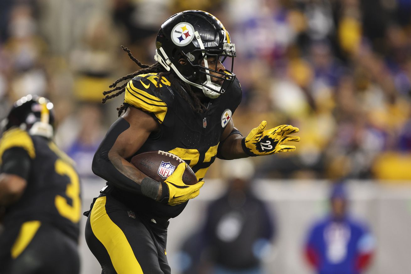 Najee Harris #22 of the Pittsburgh Steelers runs the ball during an NFL football game against the New York Giants at Acrisure Stadium on October 28, 2024 in Pittsburgh, Pennsylvania.