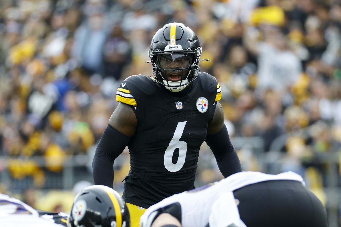 Patrick Queen #6 of the Pittsburgh Steelers in action against the Baltimore Ravens on November 17, 2024 at Acrisure Stadium in Pittsburgh, Pennsylvania.