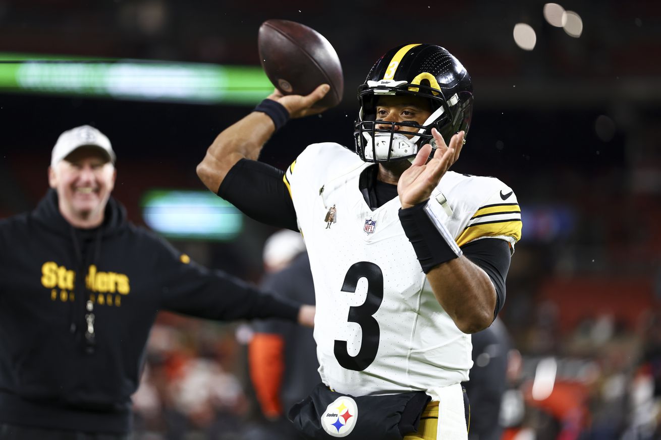 Russell Wilson #3 of the Pittsburgh Steelers warms up prior to an NFL football game against the Cleveland Browns at Huntington Bank Field on November 21, 2024 in Cleveland, Ohio.