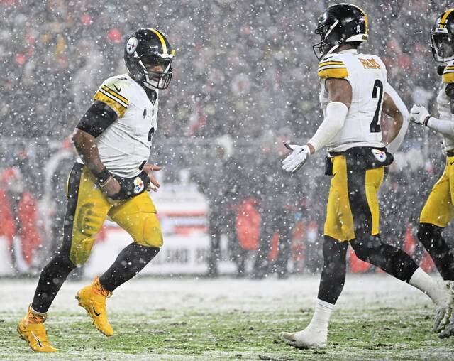 The Steelers’ Justin Fields comes in for Russell Wilson against the Browns in the fourth quarter Thursday Nov. 21, 2024 at Huntington Bank Field.