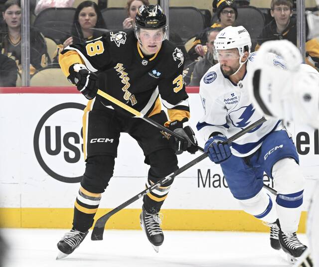 The Penguins’ Owen Pickering plays against the Lightning on Nov. 19, 2024 at PPG Paints Arena.