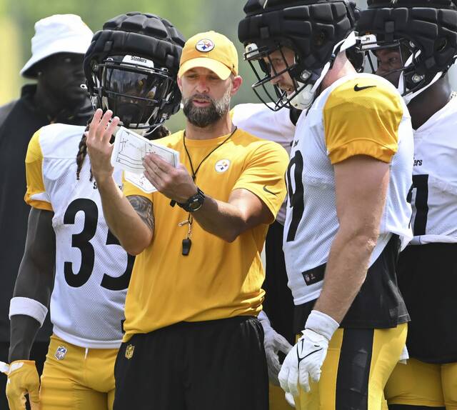 Pittsburgh Steelers receivers coach Zach Azzanni during practice Aug. 6, 2024. at St. Vincent College.