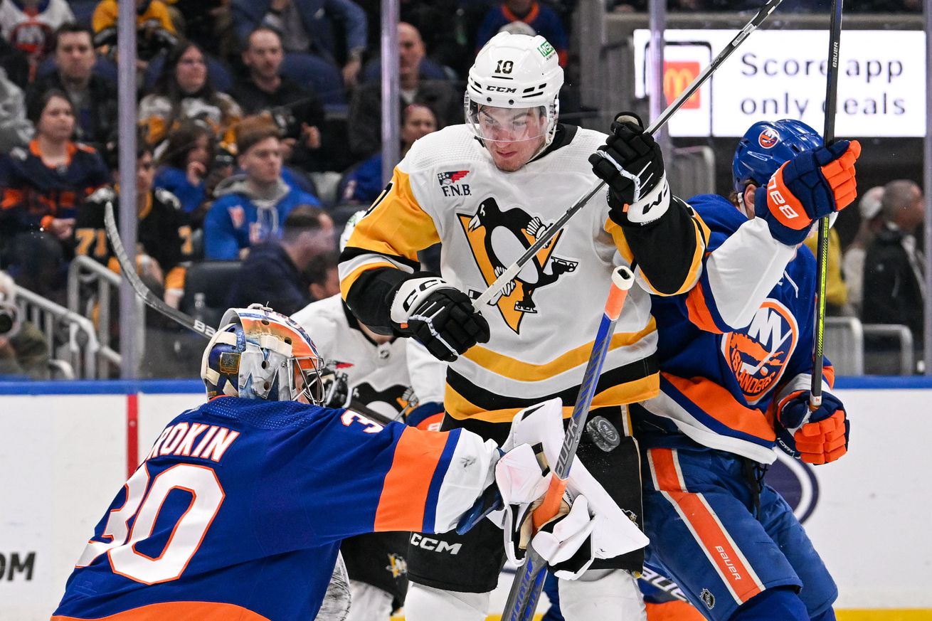 NHL: Pittsburgh Penguins at New York Islanders