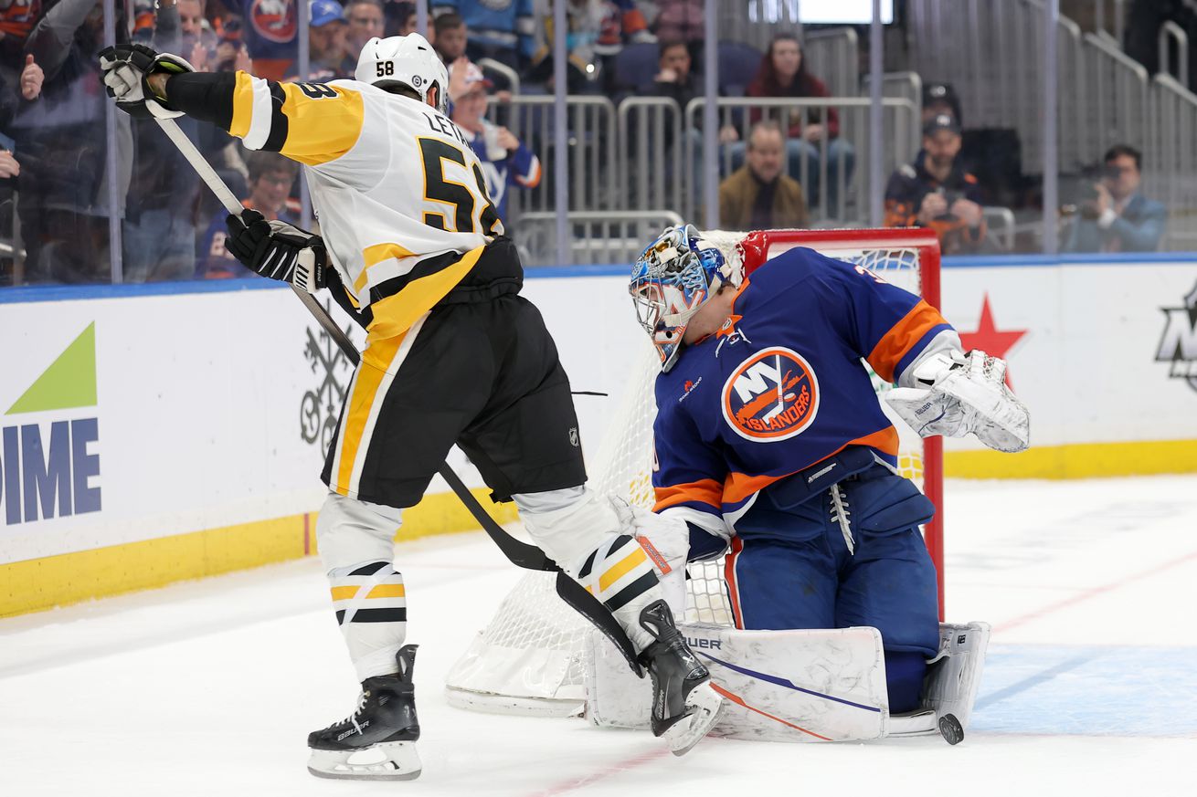 NHL: Pittsburgh Penguins at New York Islanders