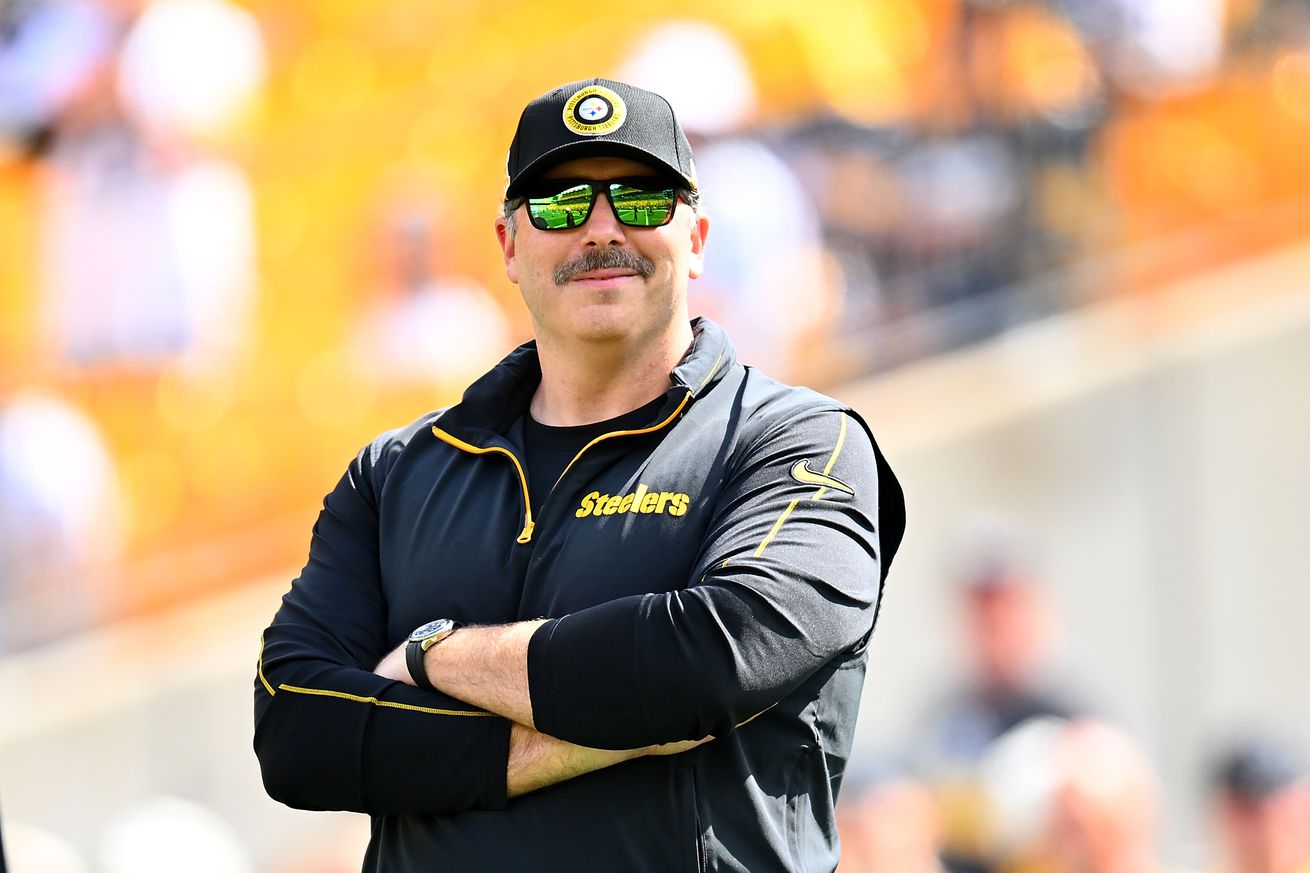 Offensive coordinator Arthur Smith of the Pittsburgh Steelers looks on prior to the game against the Los Angeles Chargers at Acrisure Stadium on September 22, 2024 in Pittsburgh, Pennsylvania.