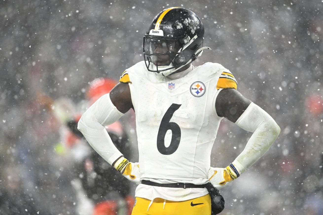 Patrick Queen #6 of the Pittsburgh Steelers looks on against the Cleveland Browns during the fourth quarter in the game at Huntington Bank Field on November 21, 2024 in Cleveland, Ohio.