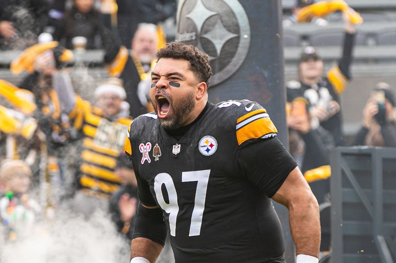 Pittsburgh Steelers defensive tackle Cameron Heyward (97) runs onto the field before the regular season NFL football game between the Kansas City Chiefs and Pittsburgh Steelers on December 25, 2024 at Acrisure Stadium in Pittsburgh, PA.