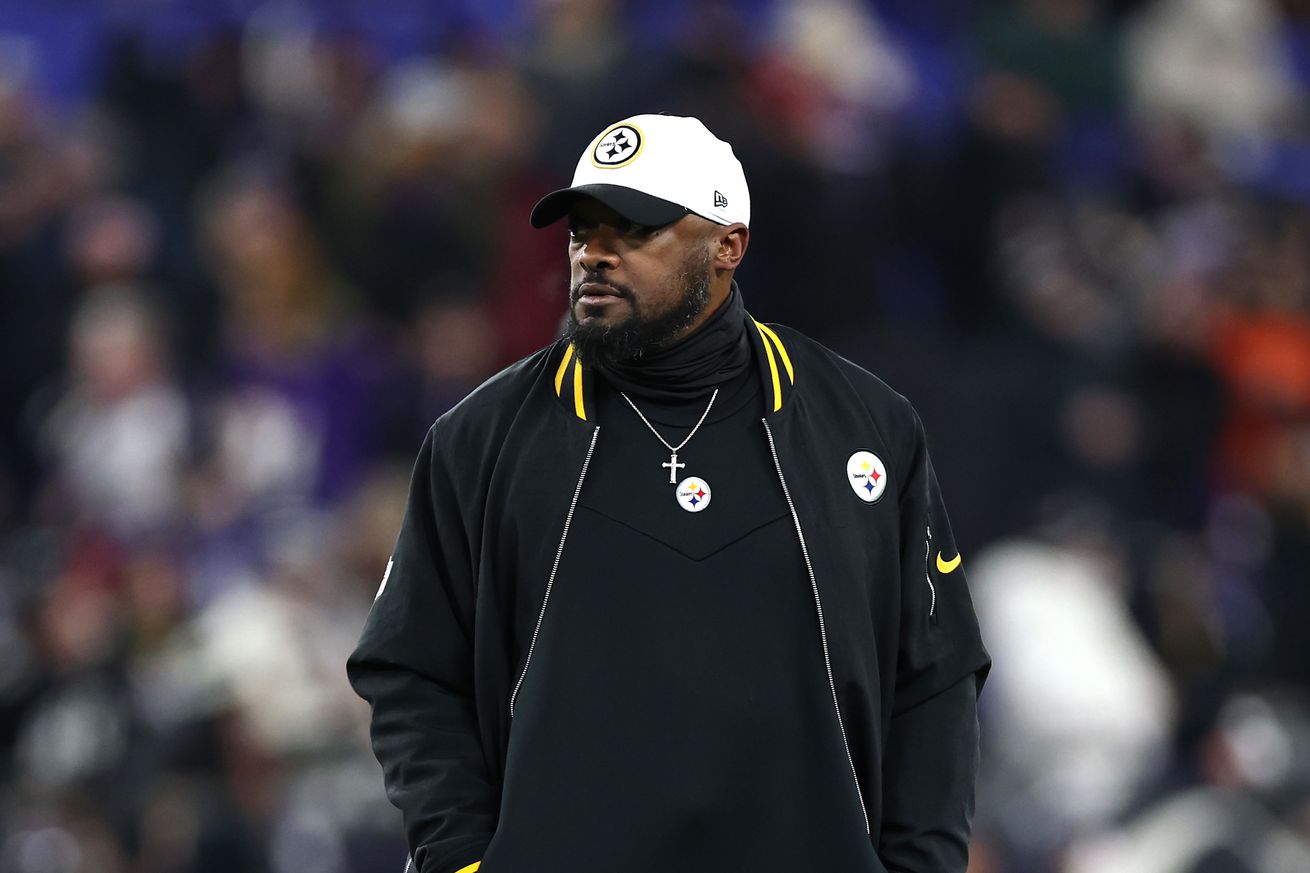 Head coach Mike Tomlin of the Pittsburgh Steelers walks on the field prior to the game against the Baltimore Ravens during the AFC Wild Card Playoff at M&T Bank Stadium on January 11, 2025 in Baltimore, Maryland.