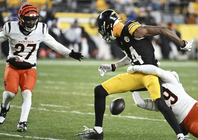 Cincinnati Bengals cornerback Cam Taylor-Britt defends on a pass intended for the Pittsburgh Steelers’ George Pickens during the fourth quarter of Saturday’s game at Acrisure Stadium. Pickens ended the game with one catch for 0 net receiving yards.