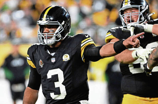 Steelers quarterback Russell Wilson plays against the Jets earlier this season.