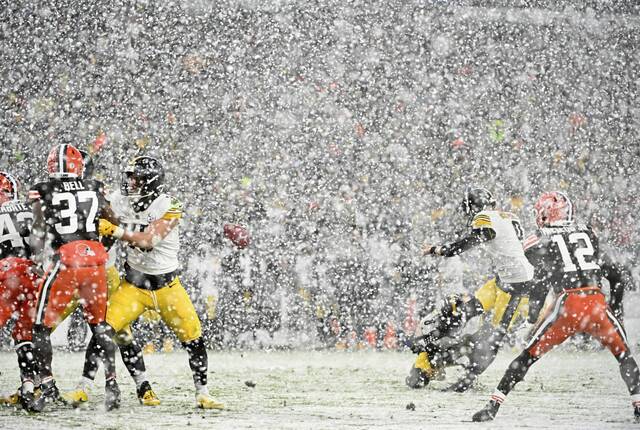 The Steelers’ Chris Boswell kicks a third-quarter field goal against the Browns on Nov. 21, 2024 at Huntington Bank Field.