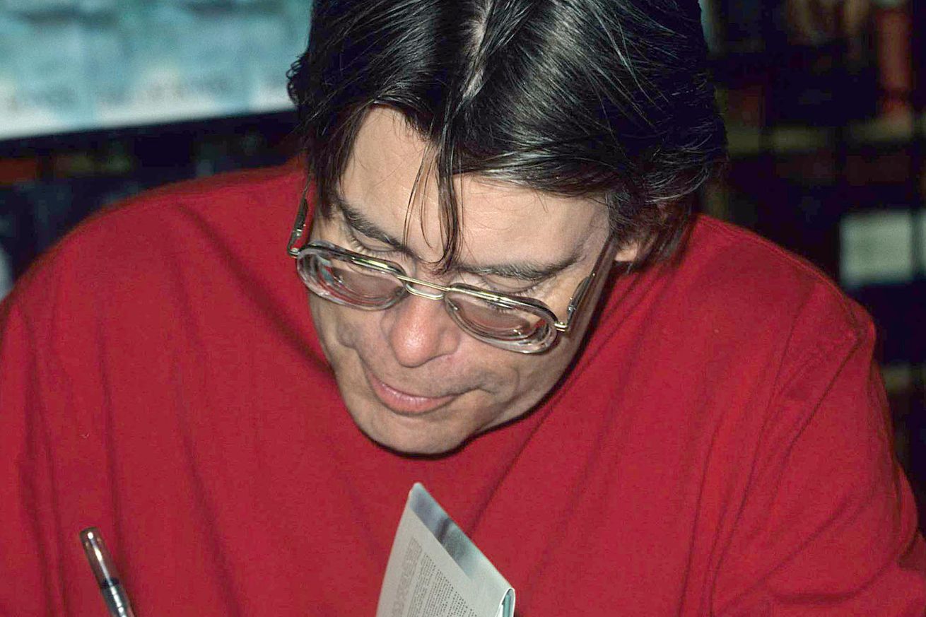 Stephen King Bag of Bones Book Signing - August 1, 1998